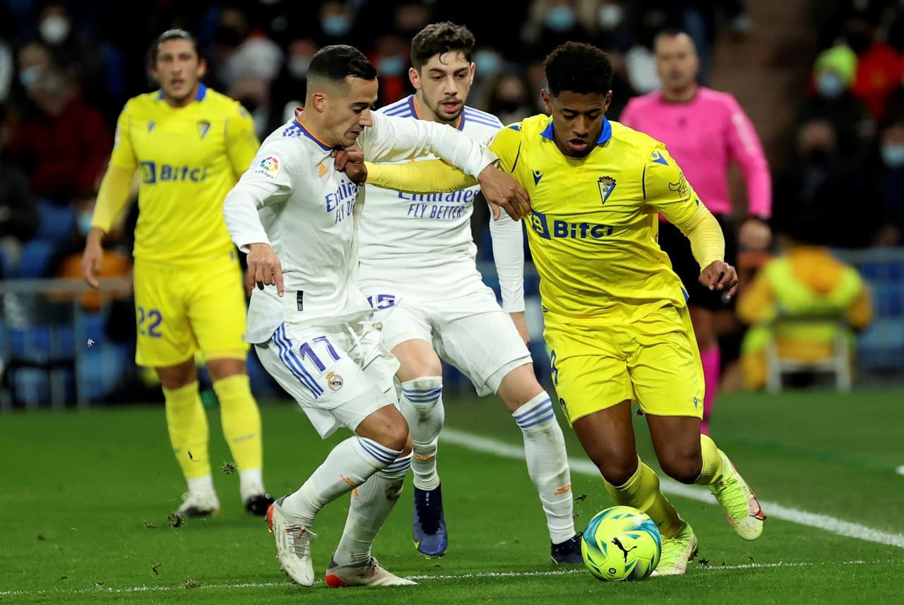 Real Madrid y Cadiz reparten puntos tras empatar 0-0 en Chamartín, durante la J18 de La Liga. Aún con este resultado, el equipo merengue sigue siendo líder de la tabla, con el Sevilla pisándole los talones como segundo.