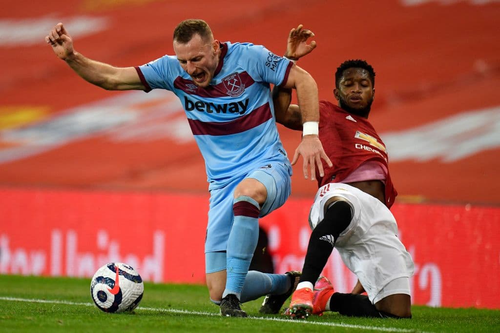 Manchester United, por la mínima, se impone al West Ham United en Old Trafford. La única anotación del partido pertenece a Craig Dawson, quien hiciera un autogol al minuto 53 del encuentro, durante la Jornada 28 en la Premier League.