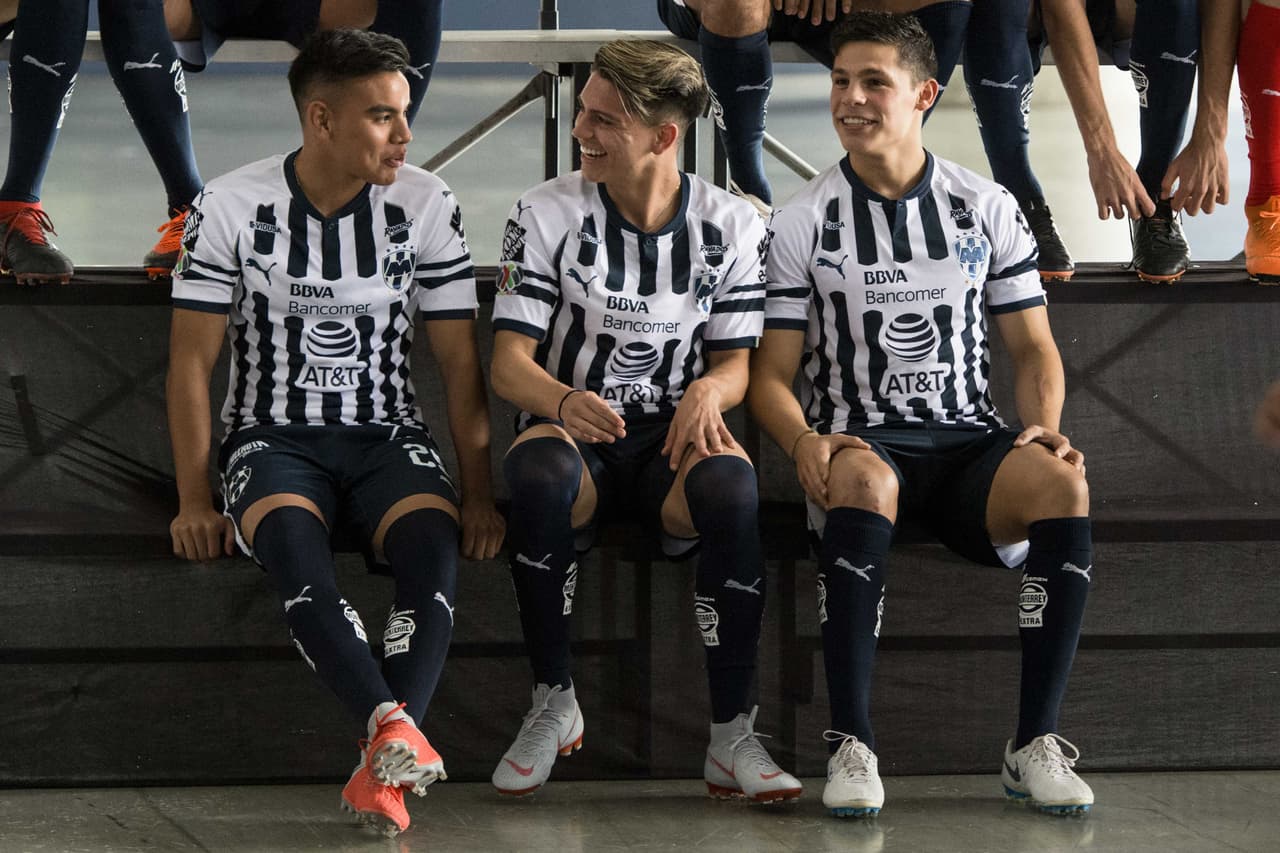 El mediocampista Jonathan González manifiesta emoción por compartir la cancha con el delantero del Tottenham
<br>