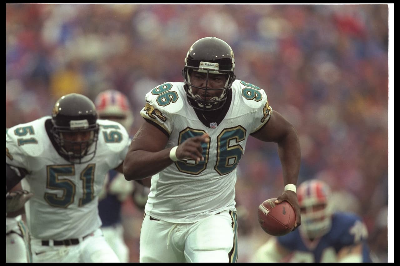 Esta franquicia, que vio la luz en 1995 llamó la atención desde un comienzo por la combinación de colores en sus uniformes. El casco fue desde siempre muy sobrio.