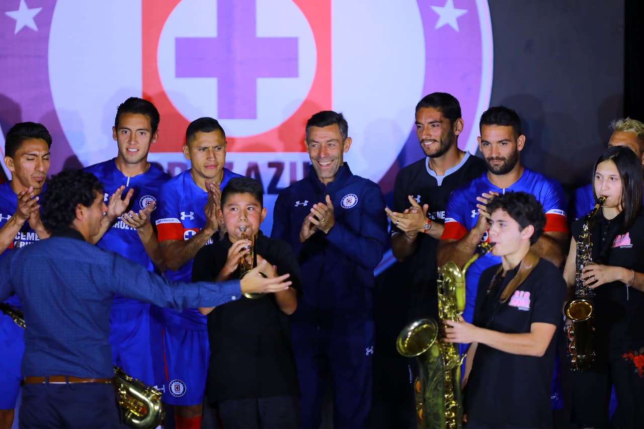 El equipo completo de la Máquina estuvo presente durante la presentación que se realizó al sur de la Ciudad de México.
