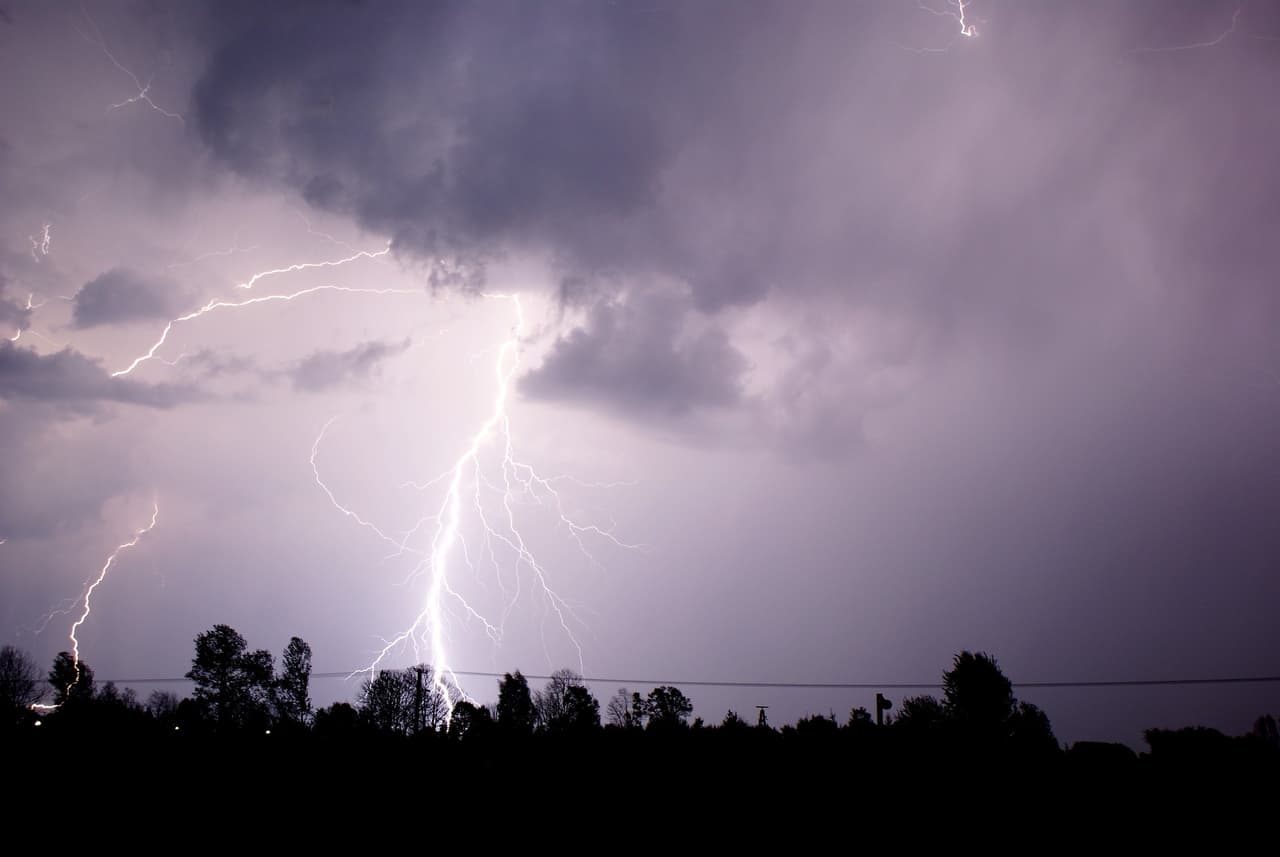 Clima en Estados Unidos hoy miércoles 20 de mayo: tormentas severas, calor extremo y riesgo de inundaciones