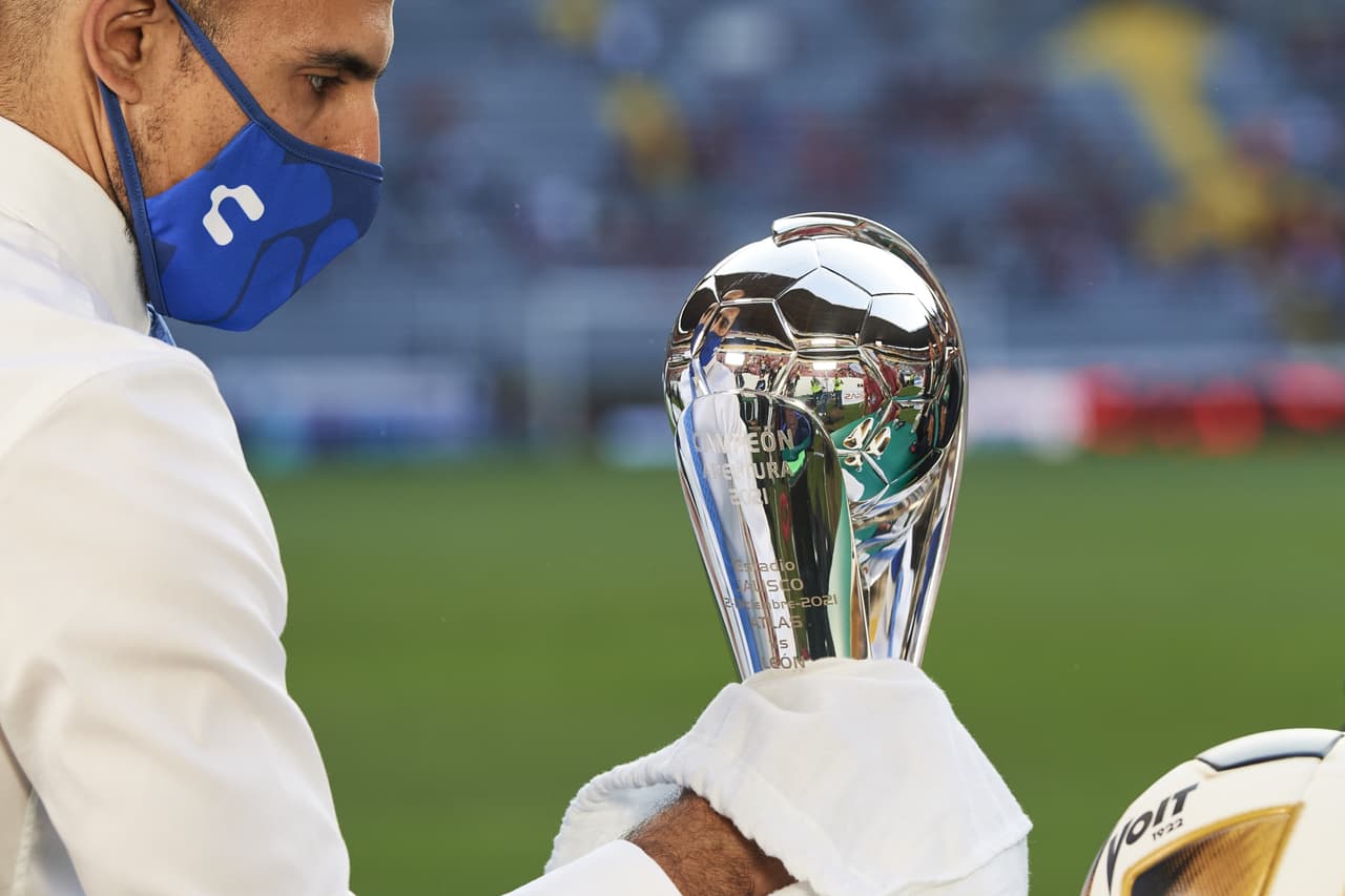 ¡Qué ambientazo! Los seguidores del Atlas se dieron cita en las inmediaciones del Estadio Jalisco desde muchas horas antes de que diera inicio el partido con el fin de alentar en busca de la remontada del título.
