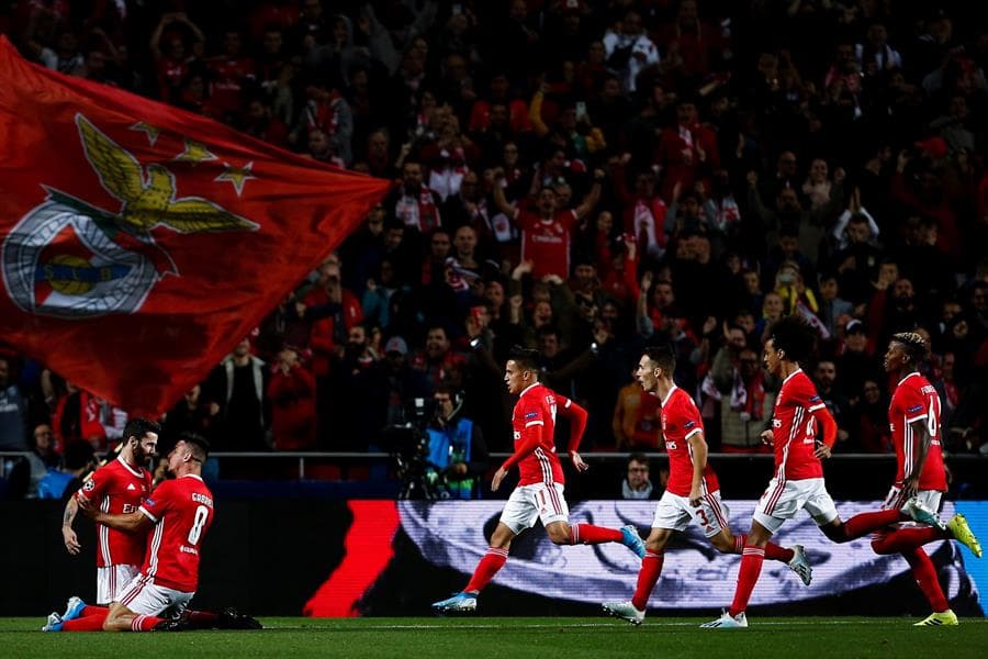 Benfica 2-1 Lyon. Silva y Pizzi hicieron los goles del Benfica; Memphis anotó para el Lyon.