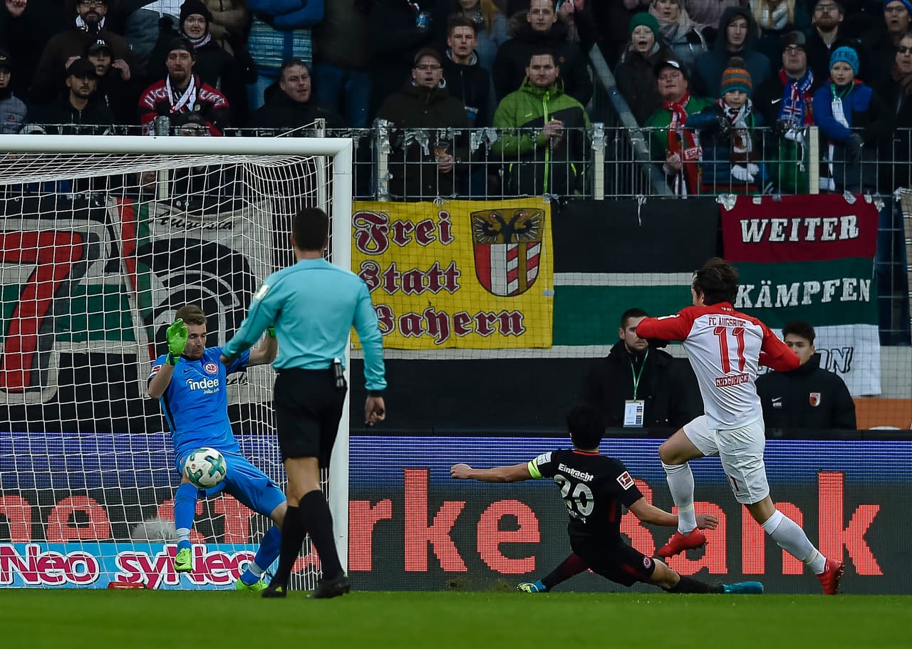 El austriaco Gregoritsch aumentaría la ventaja en el minuto 76 para pulverizar las ilusiones de empate del Frankfurt.