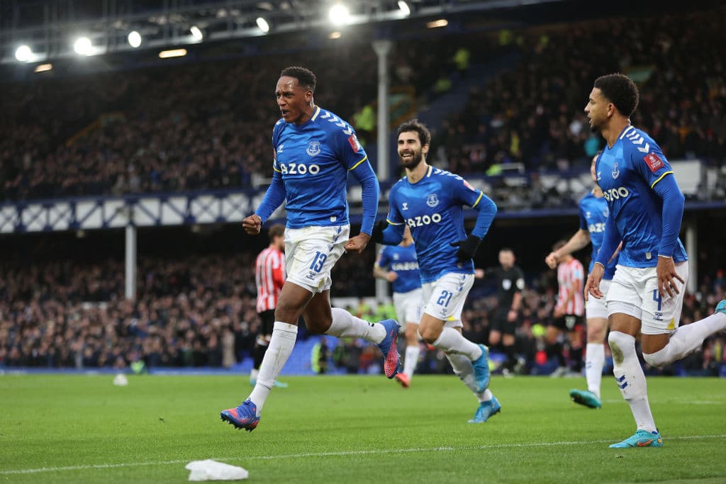 Chelsea vence por la mínima 2-1 al Plymouth Argyle, Everton vence fácilmente 4-1 al Brentford, El manchester City golea 4-1 al Fulham y el Southampton logra vencer 2-1 al Coventry City en los tiempos extras.