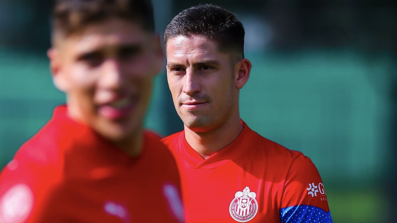 Ormeño está convocado con Chivas para debutar ante Juventus