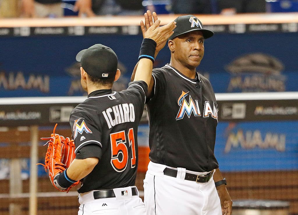 En 2015 fue invitado a participar como coach de bateo de los Miami Marlins. Pero su estancia fue corta, de apenas una temporada. Aquí festejando con le leyenda Ichiro Suzuki.