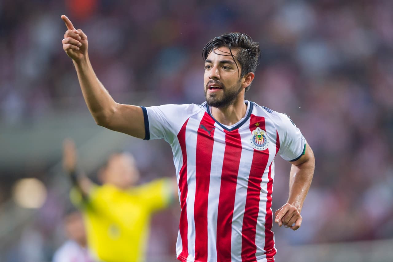 Pizarro muestra su apoyo a las Chivas contra León en Liguilla