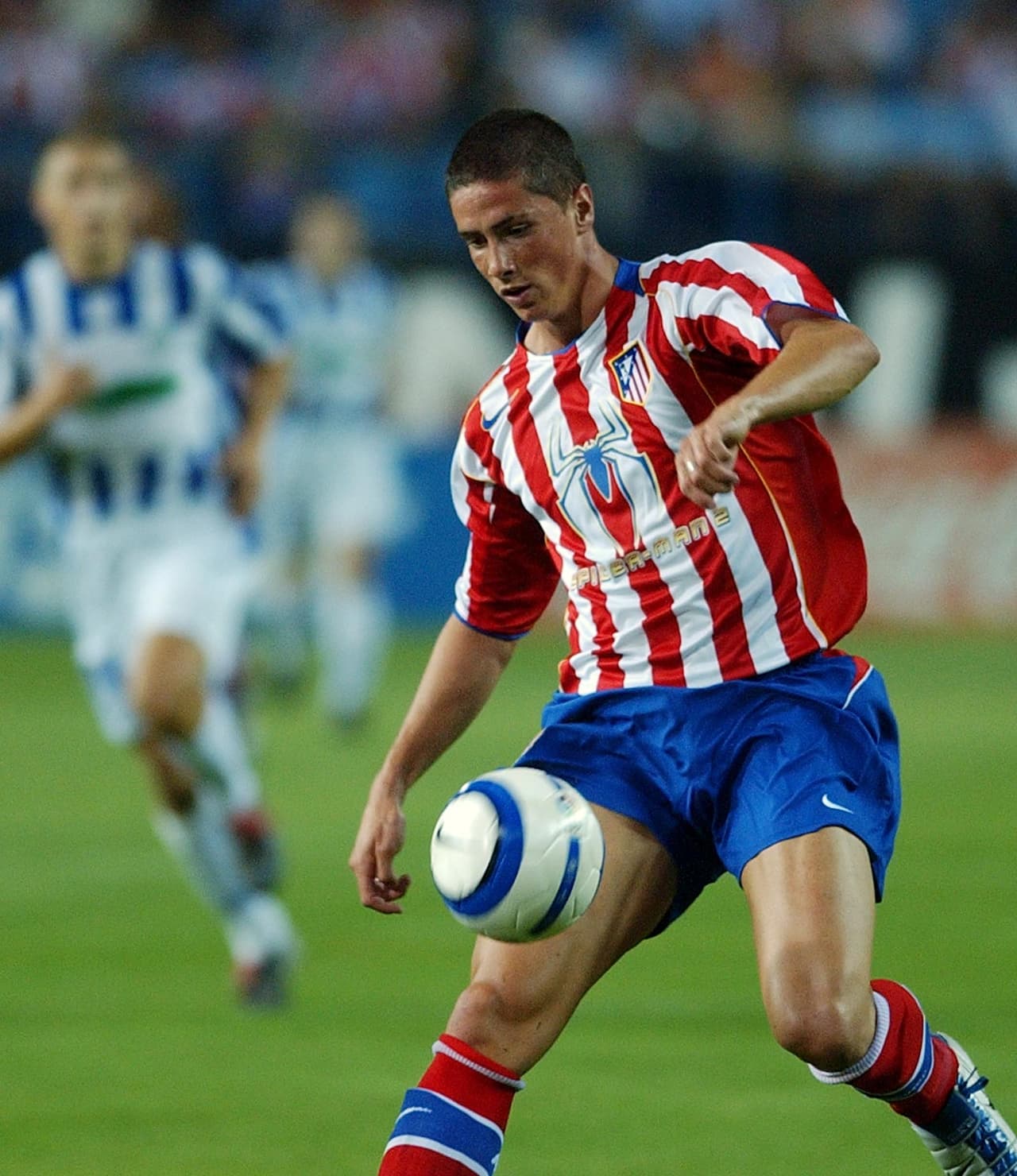 Atlético de Madrid (España) - Columbia Pictures - El acuerdo con la productora de Hollywood obligó al equipo Colchonero a llevar en su pecho películas de ellos como Spiderman, Hellboy, entre otras.