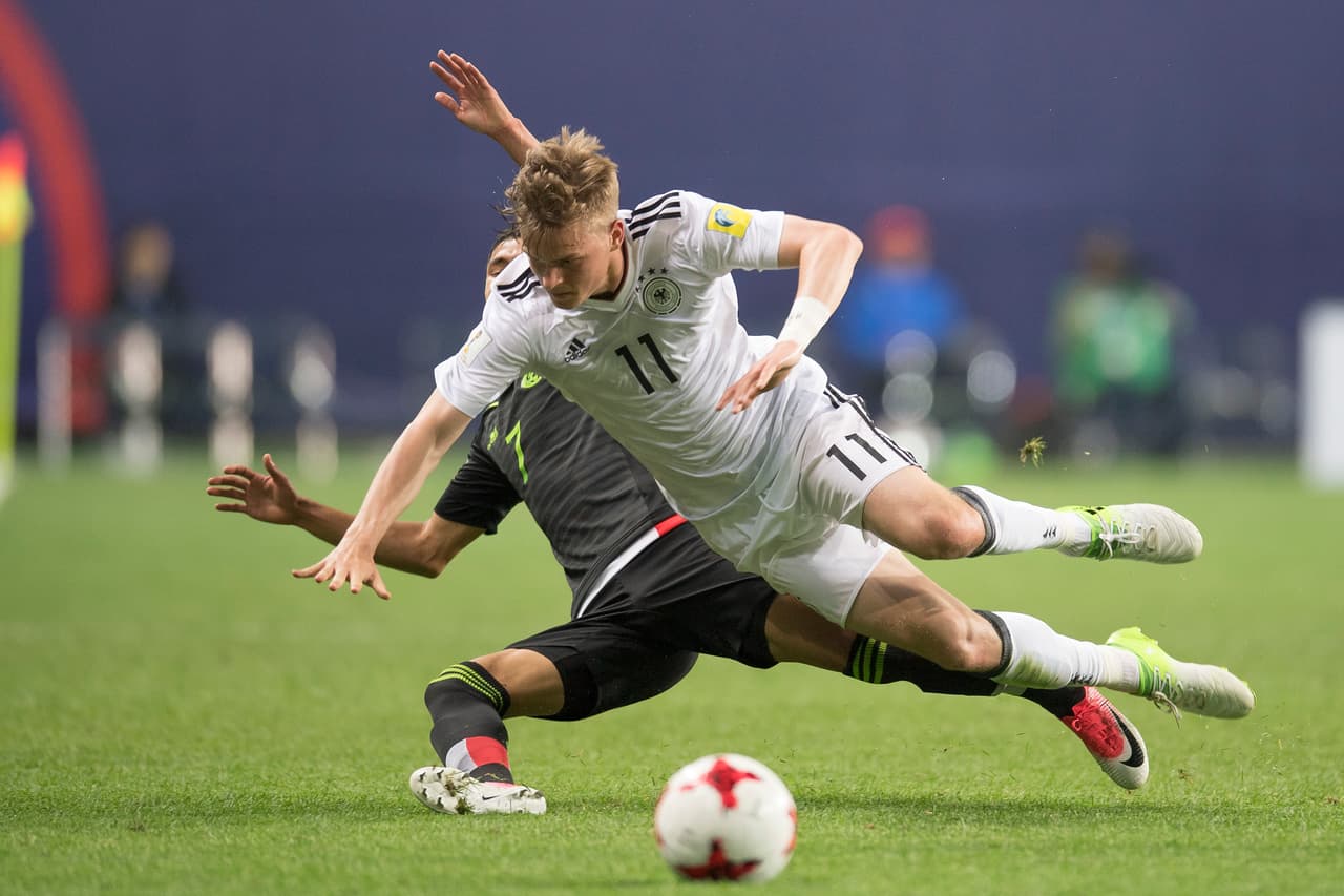 Sin embargo, los alemanes se fueron con todo para buscar su primera victoria en este torneo, generando opciones claras.