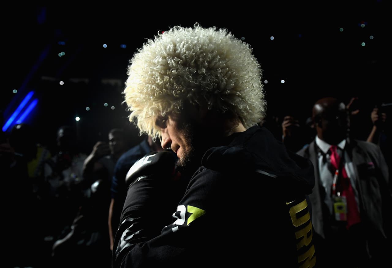 Khabib ofrece pelea a Mayweather en boxeo y luego en MMA