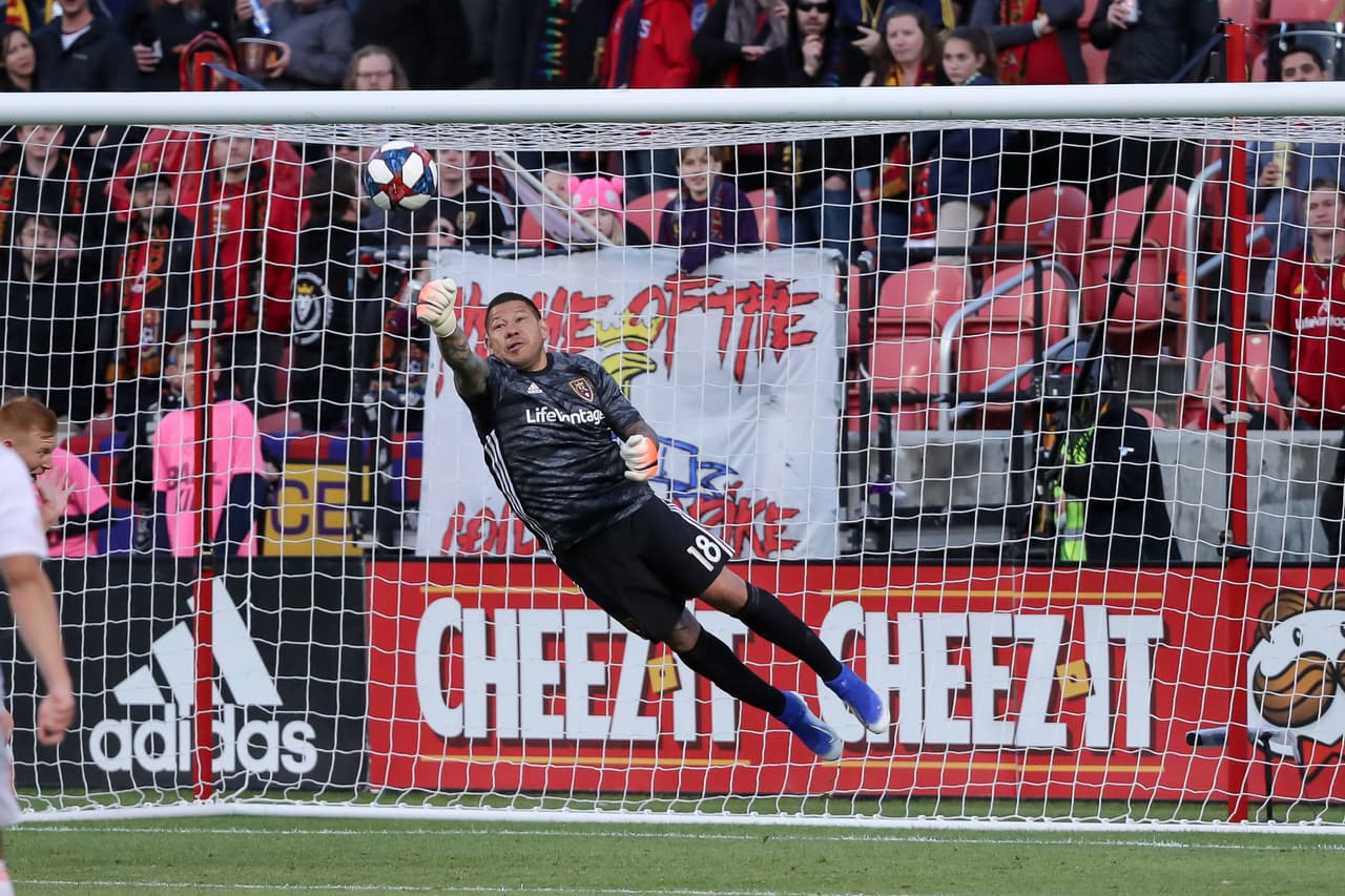 Los reflejos de Nick Rimando fueron oportunos para salvar a los locales en las pocas incursiones claras que tuvo Atlanta United.