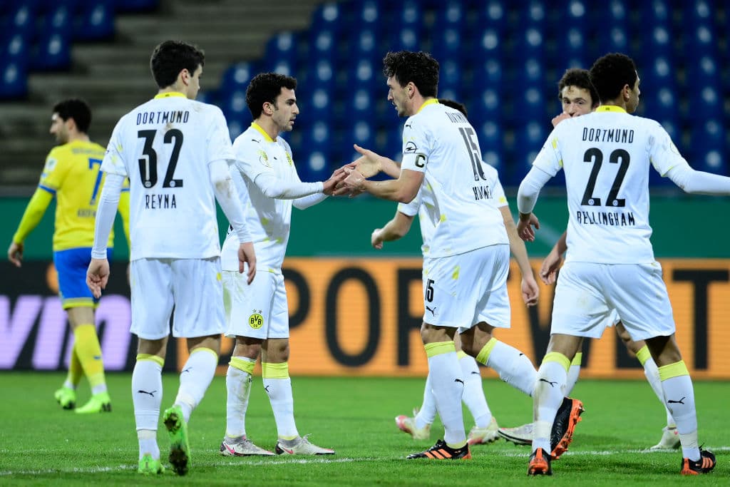 Dortmund venció 0-2 al Eintracht Braunschweig.