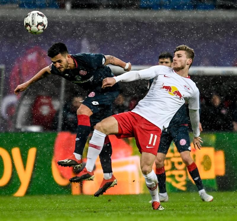 Sin embargo, Mainz estaba lejos de rendirse y se fue con todo en la búsqueda del descuento.