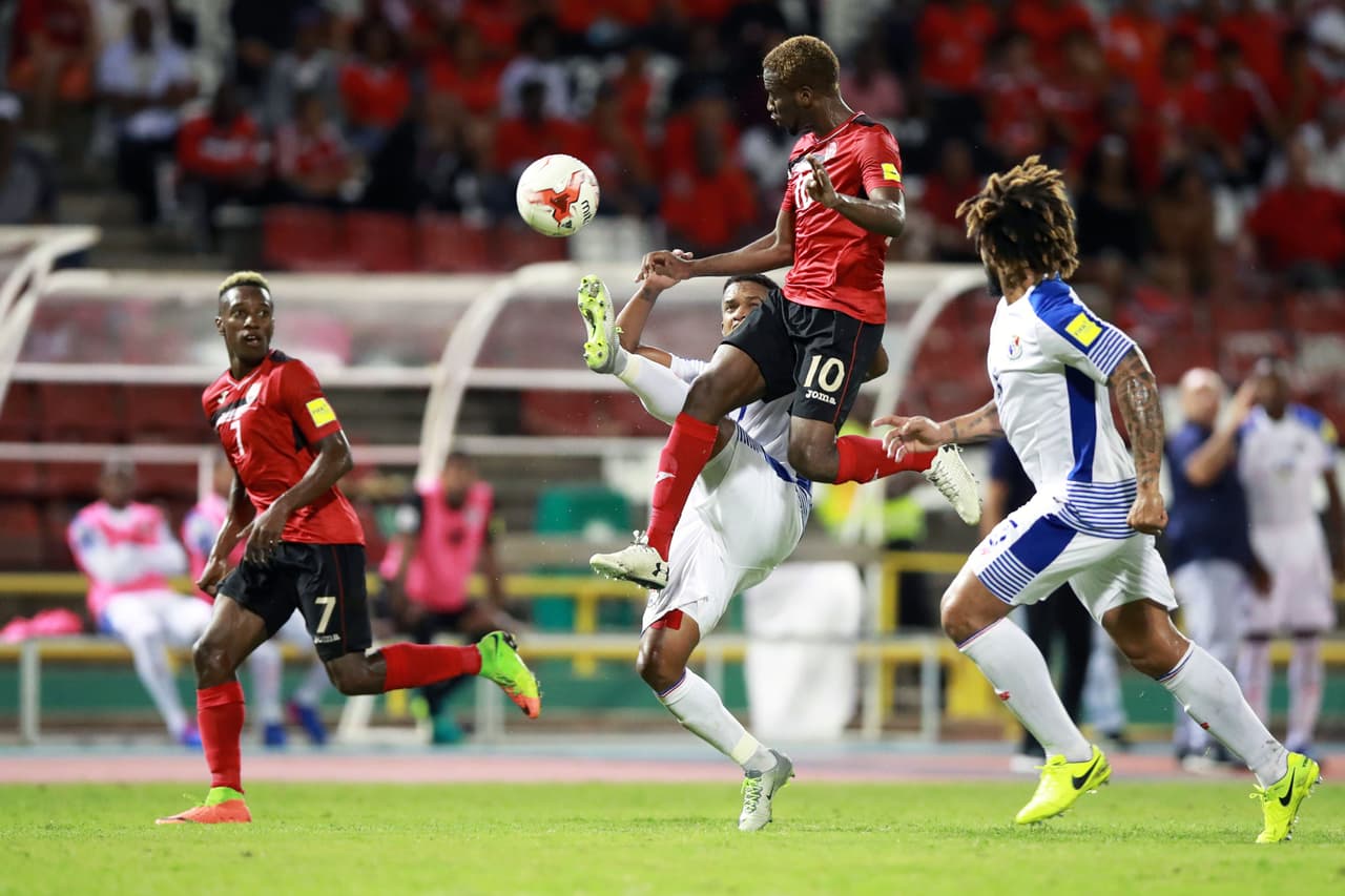 Panamá y Trinidad arrancaron con fuerza el segundo tiempo, pero fue el primero el que tuvo las dos primeras oportunidades de descontar con remates de Henríquez y Arroyo.