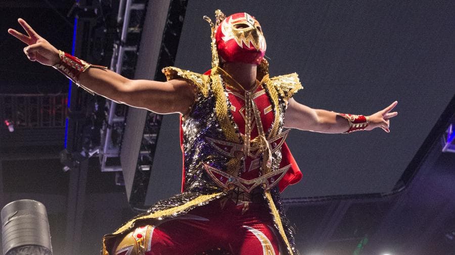 Gran Metalik (Máscara Dorada) entró al circuito de la WWE desde el 2016 y se mantiene allí, poniéndole su toque a cada pelea.