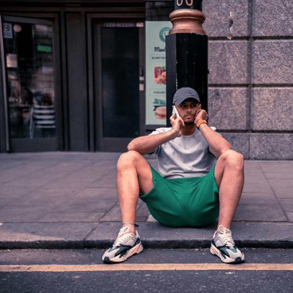 El 'Chicharito' no estará con el Tri en la Copa Oro y aprovecha el tiempo para compartir con su pareja Sarah Kohen, quien está embarazada.