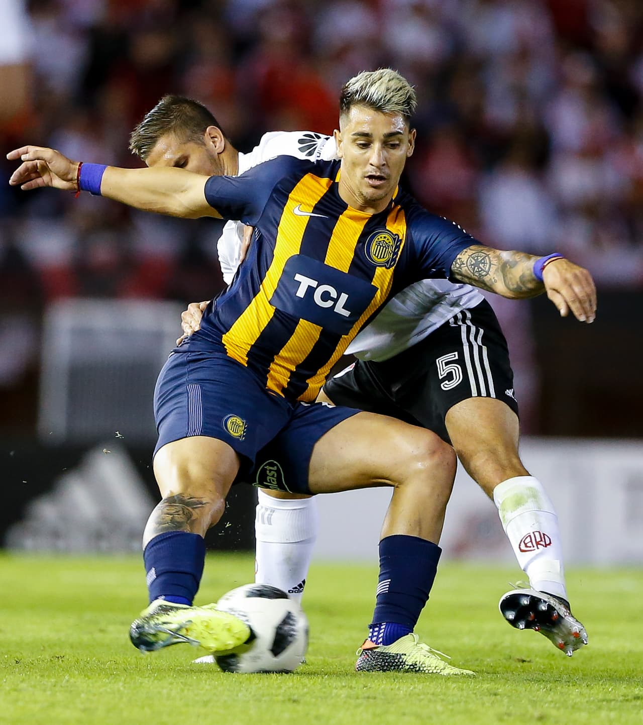 El goleador de Rosario Central,
<b>Federico Zampedri</b>, solía ser el titular en Atlético Tucumán dejando en la banca a Christian "Polaco" Menéndez quien ahora es ídolo en Veracruz.
