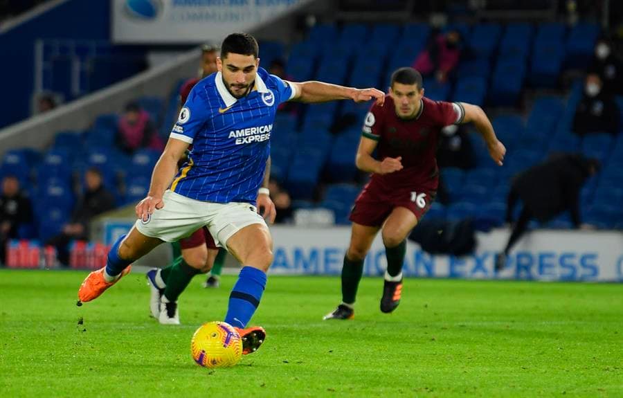 Wolverhampton igualó el encuentro 3-3 ante Brighton. Connolly, Maupay y Dunk anotaron para los de Albion, mientras que Saiis, Bum y Neves descontaron para la escuadra de los Wolves.