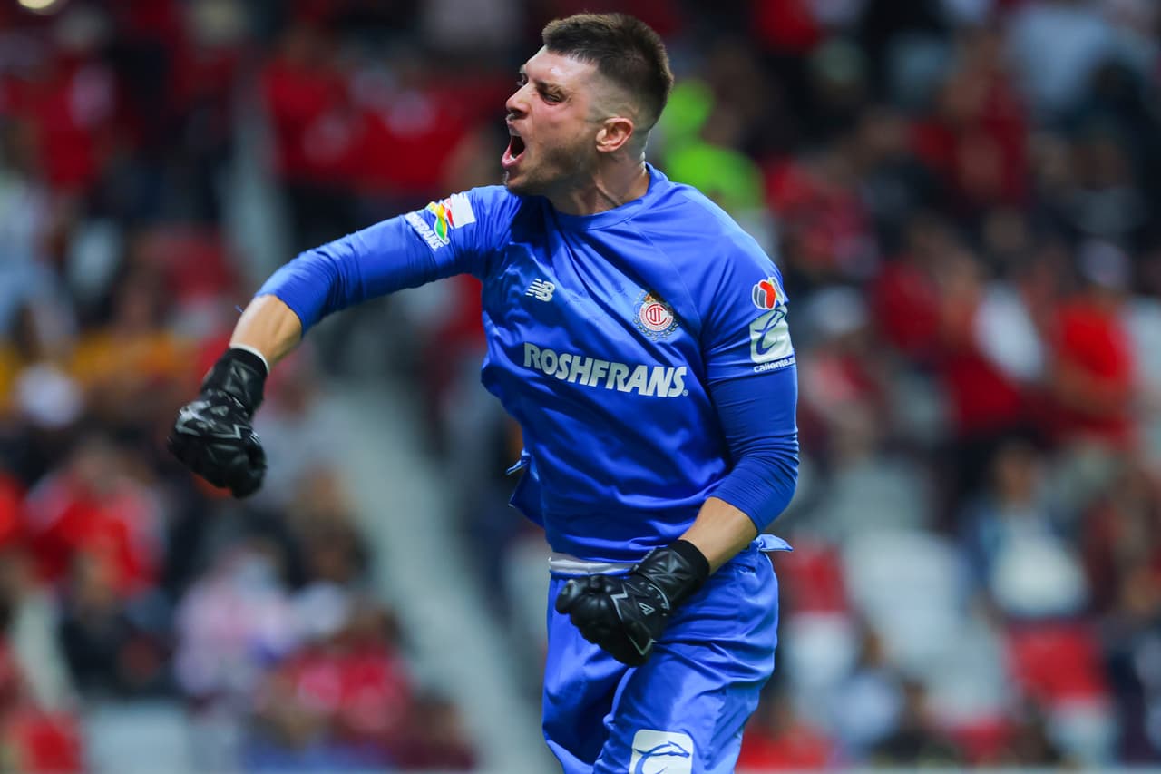 Tiago Volpi, portero del Toluca