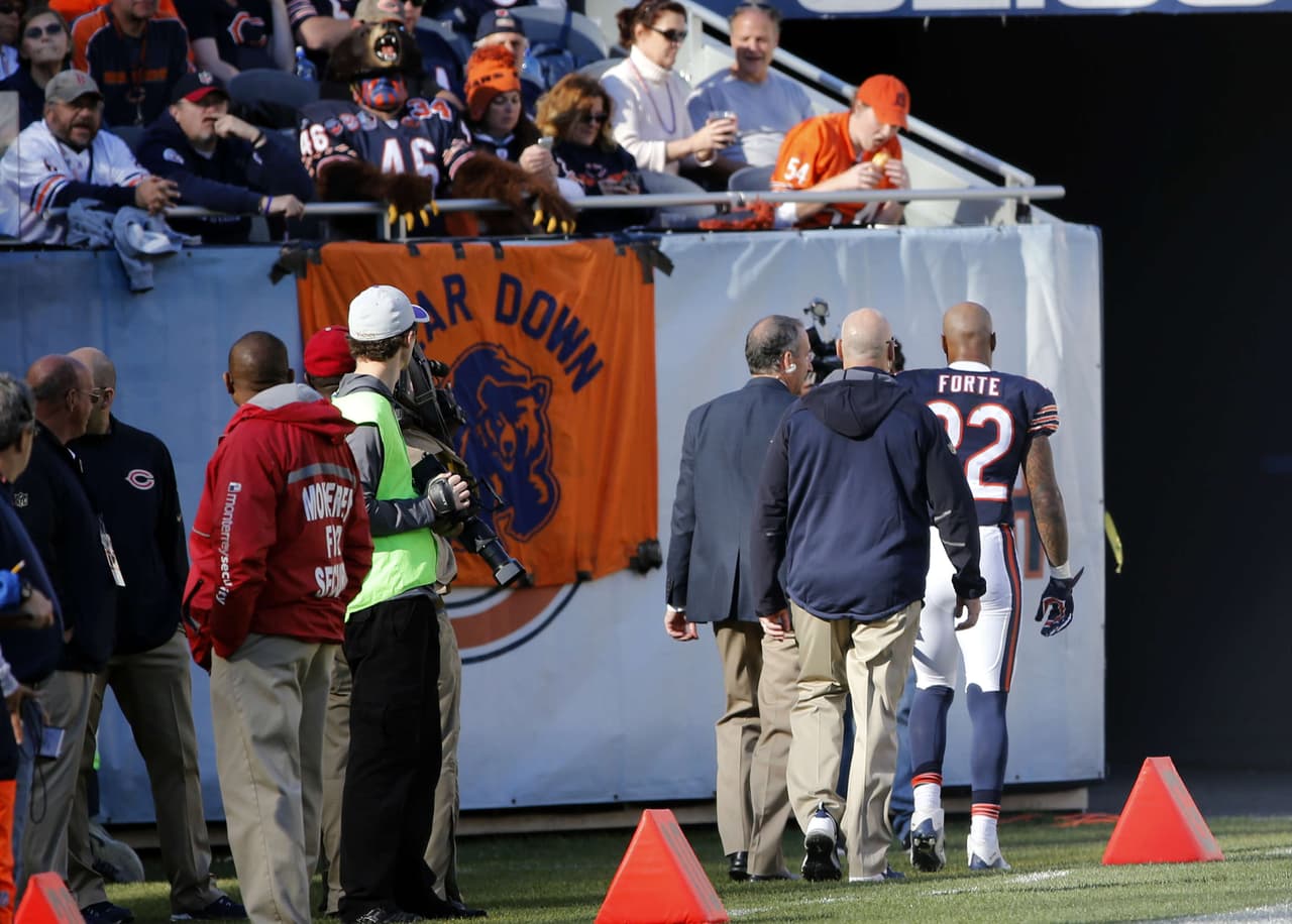 MATT FORTE - Un esguince en la rodilla derecha dejó a los Bears sin su mejor corredor por tiempo indefinido.