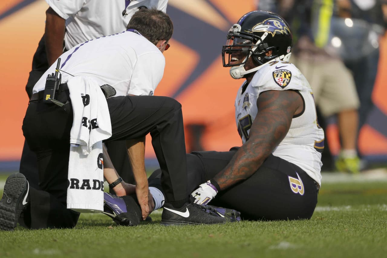 TERRELL SUGGS - Cuando Ray Lewis se retiró, las miradas de atención quedaron en Suggs, sin embargo se fue temprano en 2015 con una rotura del tendón de Aquiles.