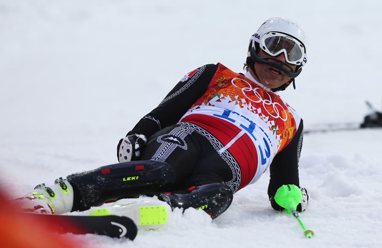 Sin embargo, de nuevo fue más impactante el uniforme que la participación del descendiente de la nobleza.