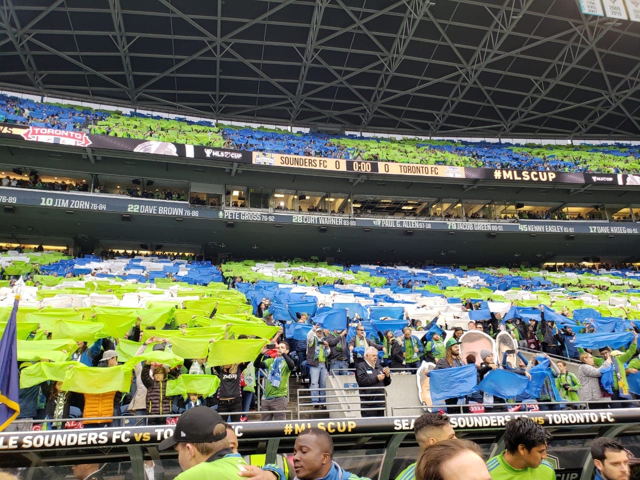 Gran ambiente entre la afición del Sounders previo al encuentro final contra el Toronto FC por la MLS Cup.