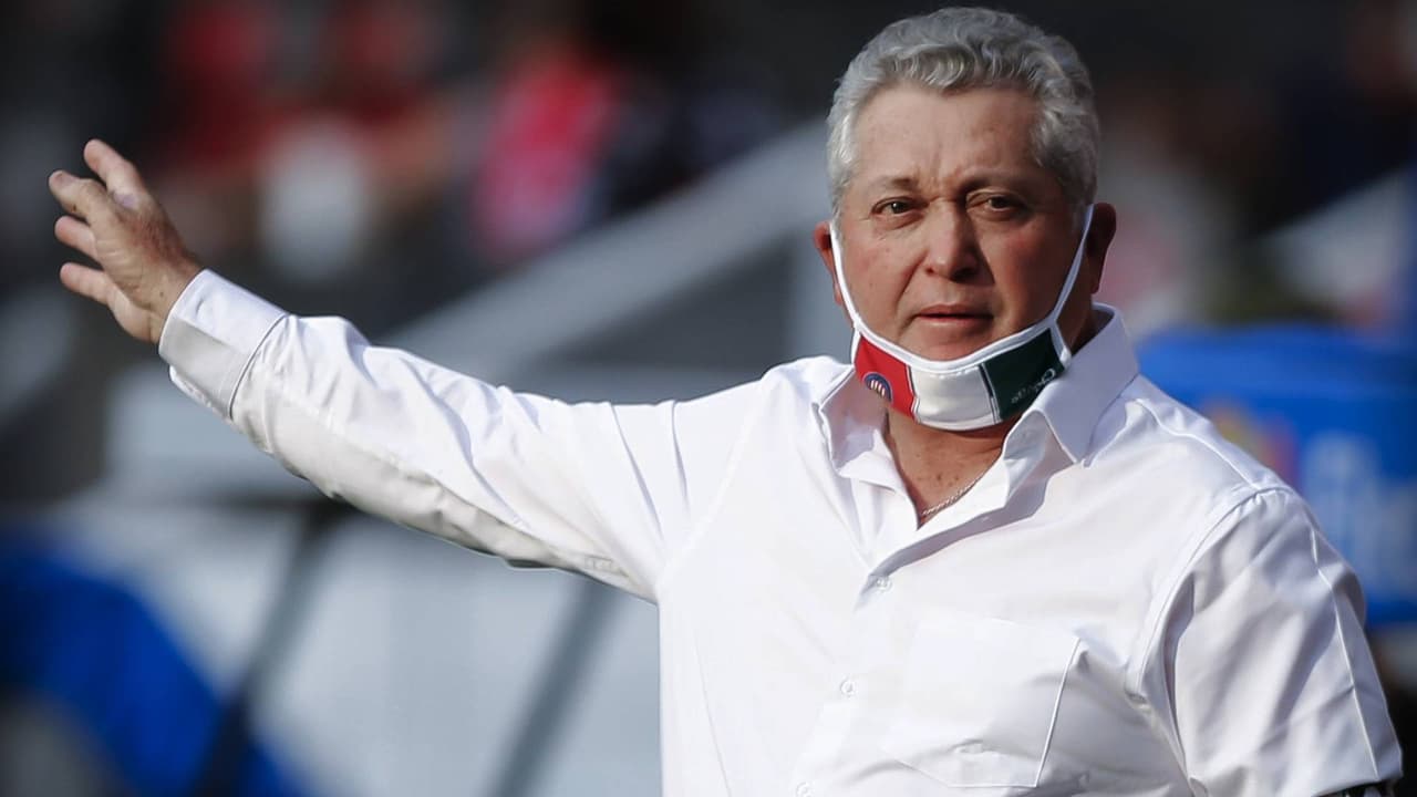 Vucetich, segundo entrenador cesado en la era Amaury Vergara