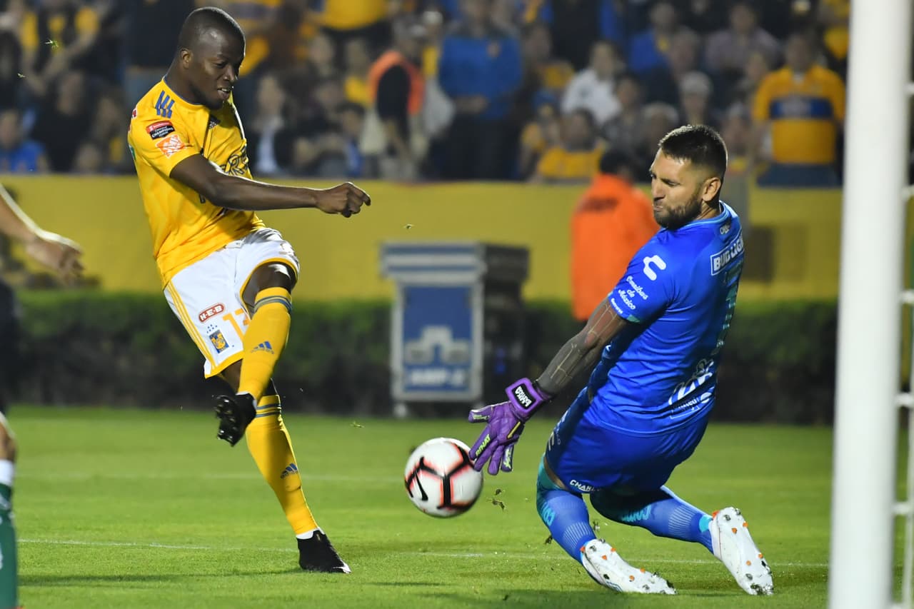 Y minutos más tarde Tigres amplió su ventaja por conducto de nueva cuenta de Valencia, el ecuatoriano al rojo vivo.