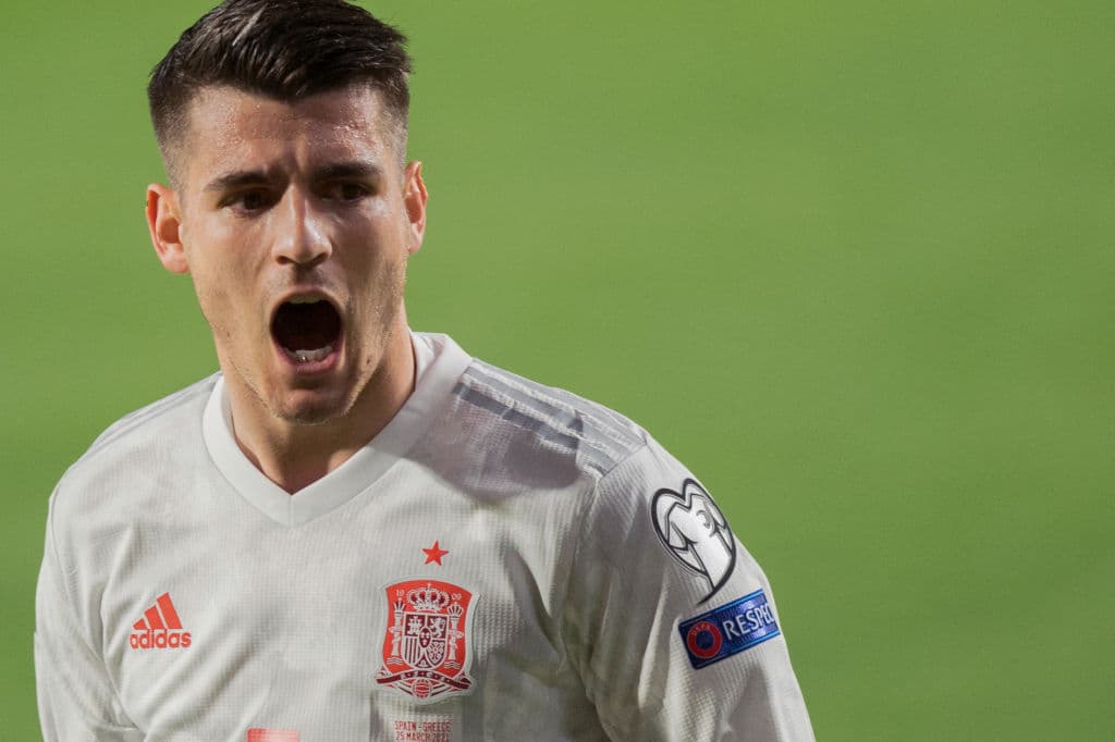 Álvaro Morata abrió el marcador a los 33’. Ya en el segundo tiempo, los visitantes emparejaban los cartones desde los once pasos por conducto de Anastasios Bakasetas (56’). De esta forma, ambas escuadras cierran la J1 con un punto en el Grupo B.