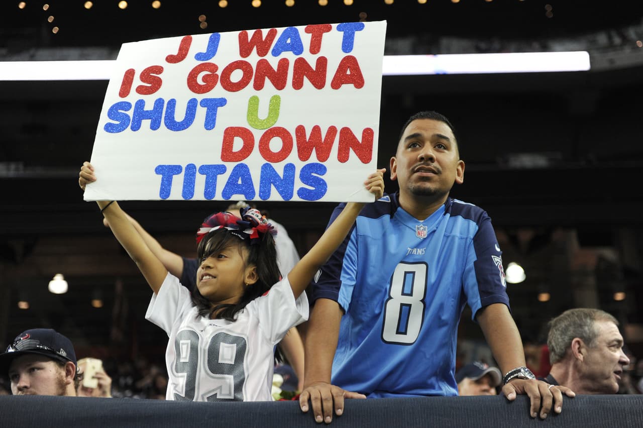 Pasión, locuras y disfraces, los fans de la NFL en la Semana 8.