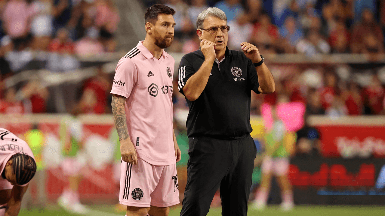 Lionel Messi puede ser arriesgado de ser necesario, afirma 'Tata' Martino