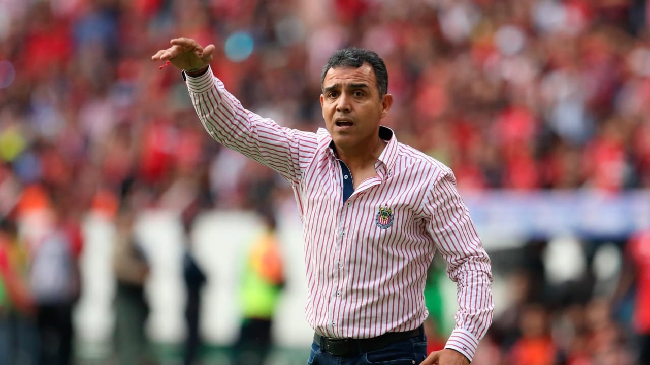 Ricardo Cadena admite que Chivas busca refuerzo goleador