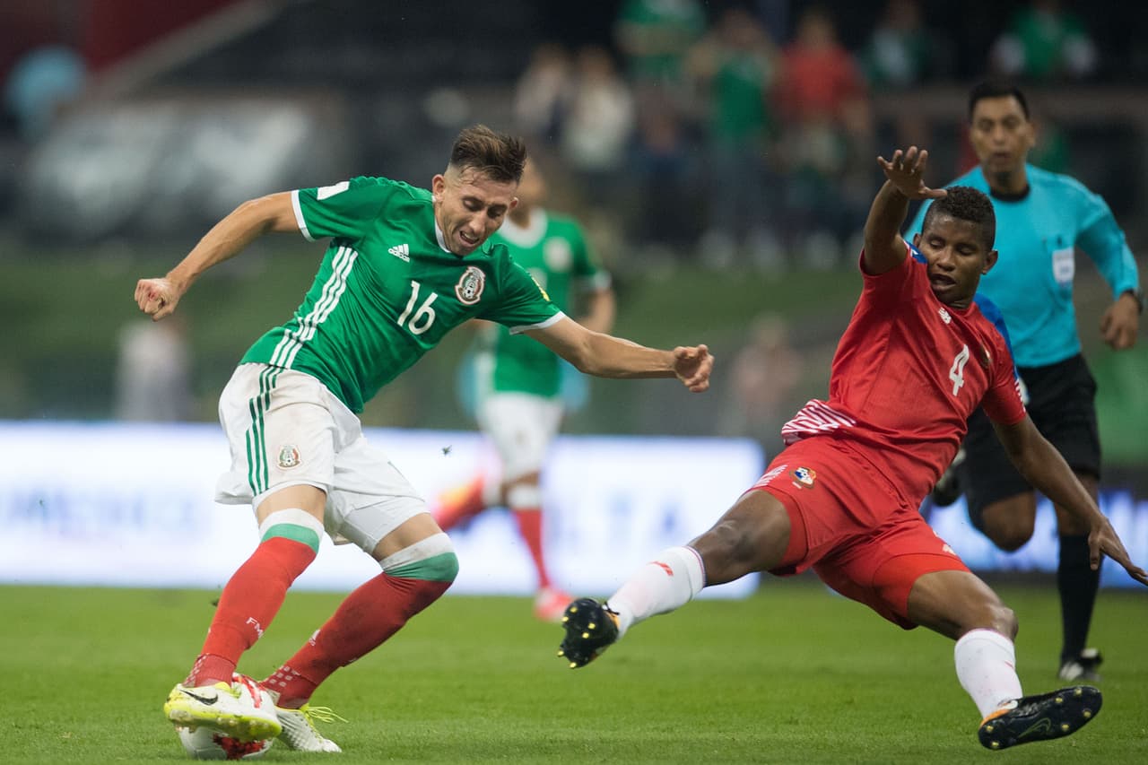 Photo during the match Mexico vs Panama corresponding to the Eliminations to the World Cup Russia 2018, in the Azteca Stadium, in the photo: Foto durante el partido Mexico vs Panama correspondiente a las Eliminatorias Rumbo al Mundial Rusia 2018, en el Estadio Azteca, en la foto: Hector Herrera Mexico y Fidel Escobar Panama 01/09/2017/MEXSPORT/Javier Ramirez