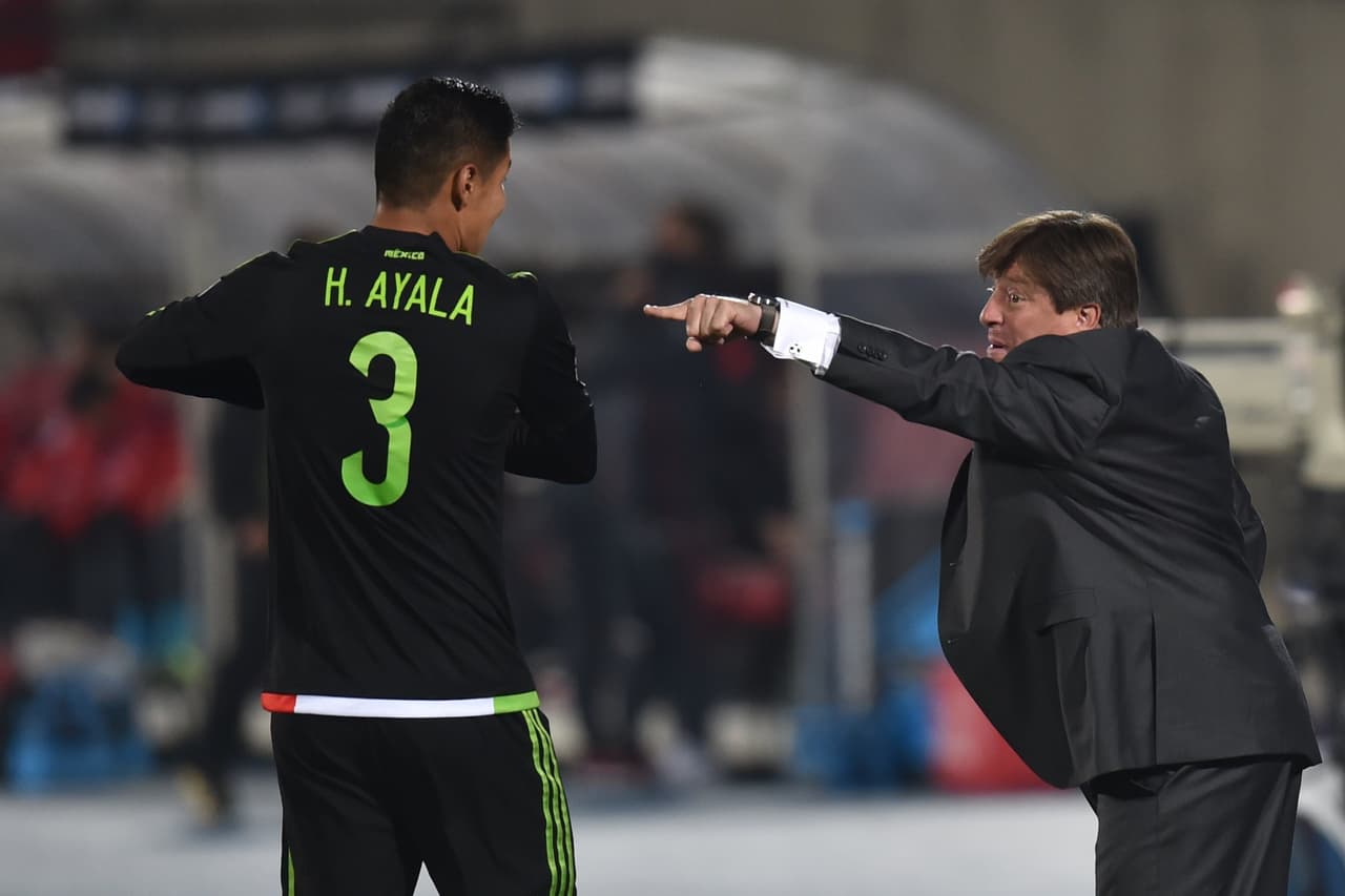 La defensa, los jugadores de esta zona no terminaron de estar a la altura de los delanteros rivales pues en muchas ocasiones se perdieron en su posición.