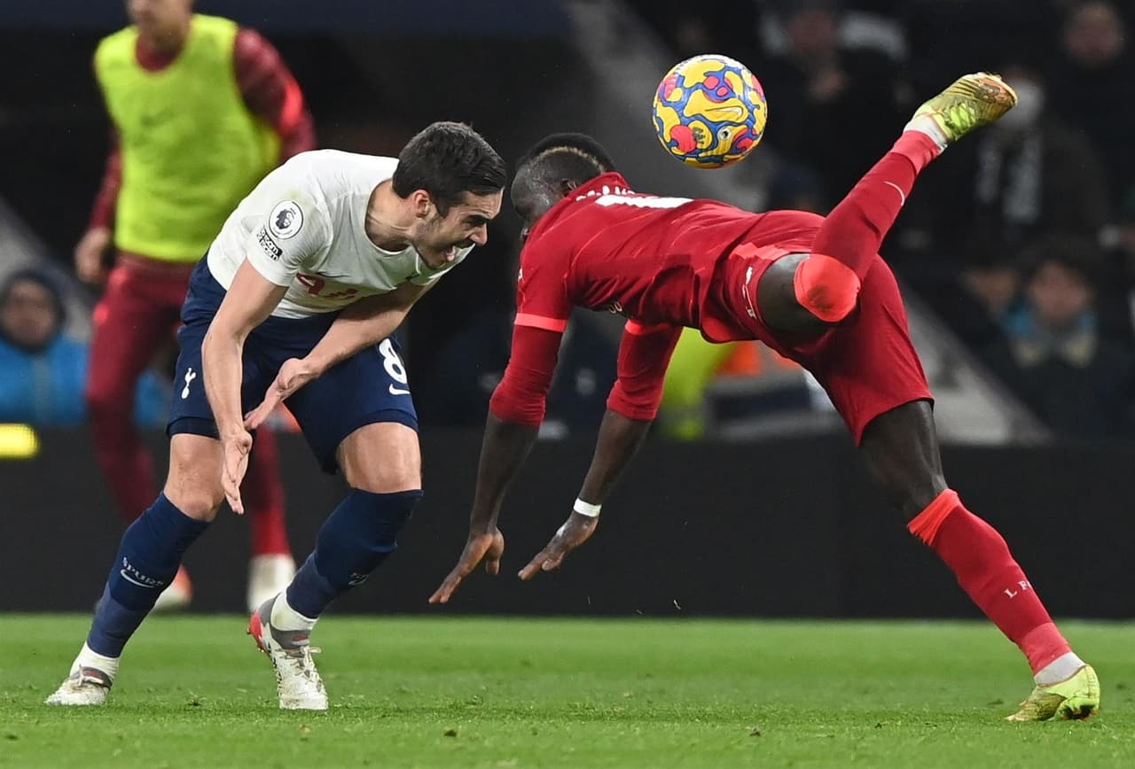 Liverpool y Tottenham reparten puntos durante la J18 de la Premier League. Harry Kane y Son Heung-Min anotaron a favor de los Spurs, mientras que Diogo Jota y Andrew Robertson, quien también salió expulsado al 77', lo hicieron para los visitantes.