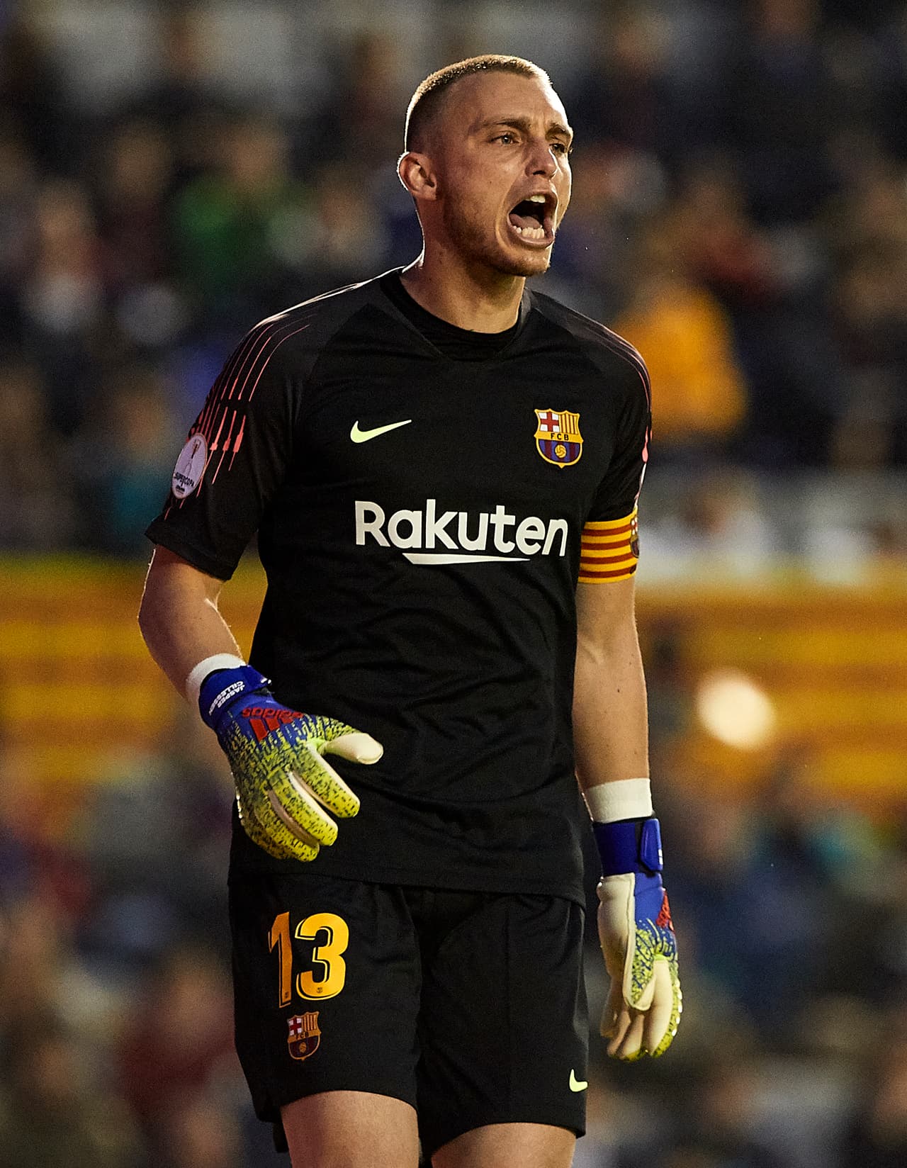 Sin embargo, el minuto 60 el juez sancionó penal en favor de los
<i>Blanquivermels </i>para desgracia de Jasper Cillessen.