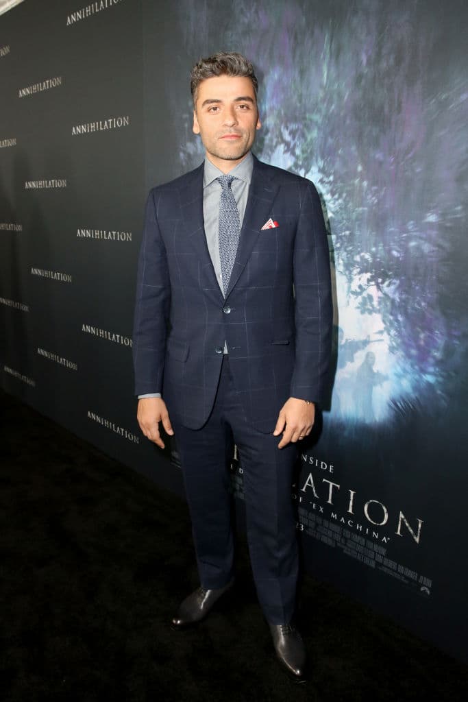 Spectro es un exsoldado que combate el crimen utilizando diferentes identidades.
<br>