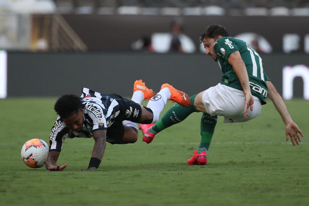 A pocos minutos del alargue, los pupilos de Moreira se impusieron por la mínima en un juego que pudo ser para cualquiera.