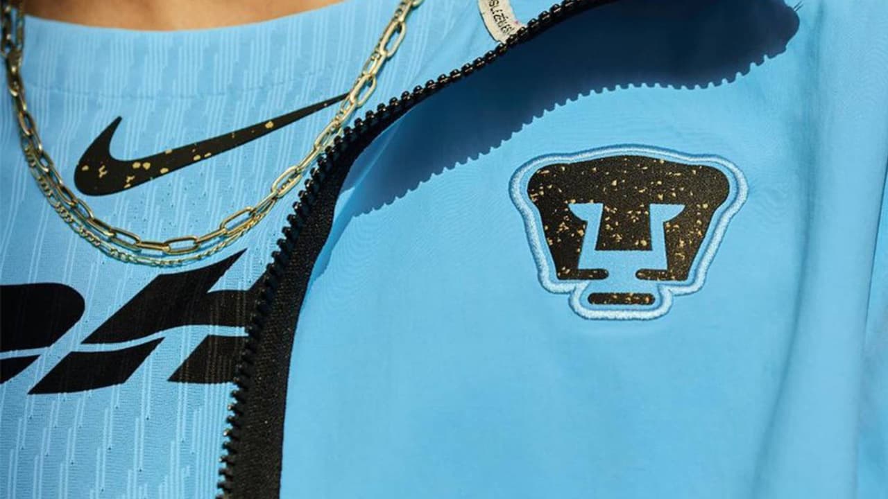 Pumas dio a conocer su nueva playera, tercer uniforme de la temporada 2023-2024.