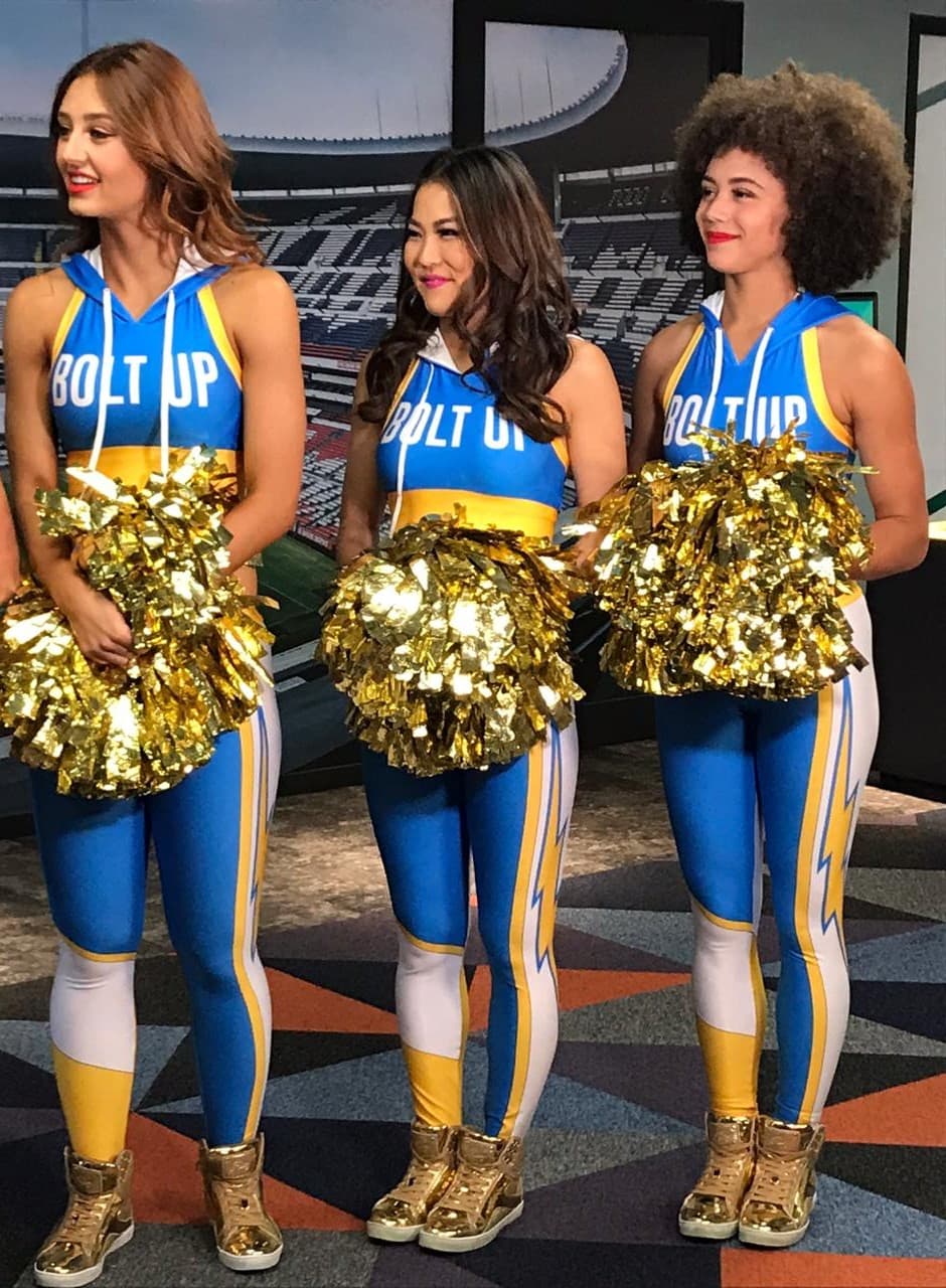 Esta mañana TUDN recibió una visita especial tras contar con la presencia de las Cheerleaders de Los Angeles Chargers.