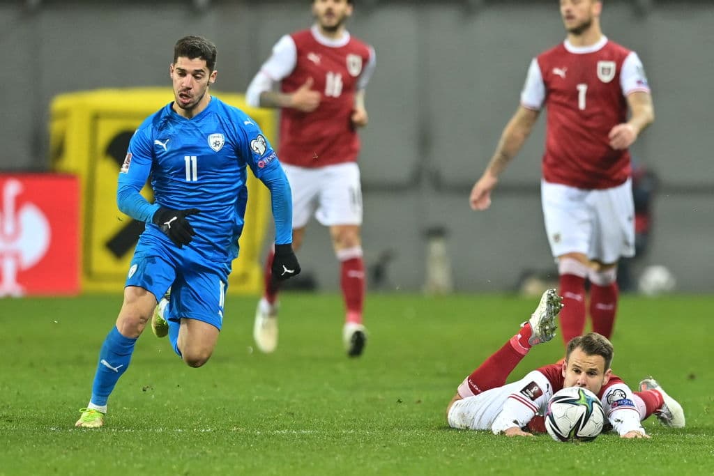 Escocia logró vencer 0-2 en su visita a Moldavia, Austria vence fácilmente a Israekl con un marcador de 4-2 y Dinamarca le pega fácilmente 3-1 a Isalas Feroe.