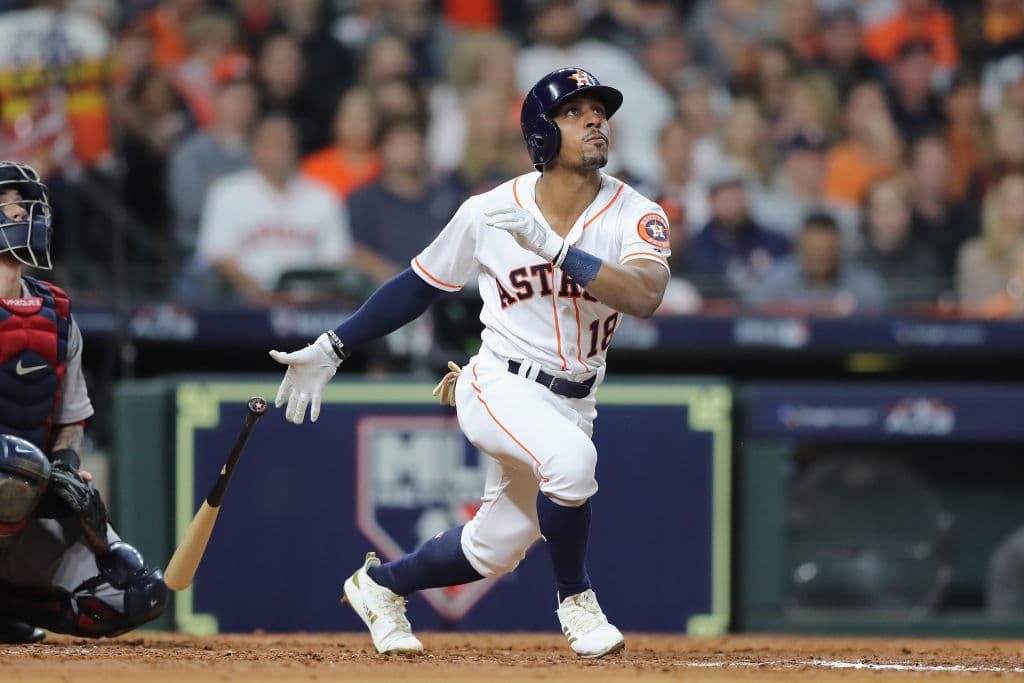 Ante los lanzamientos de Porcello, el noveno en la alineación Tony Kemp, de 1,68 de estatura, se la botó al abridor de los Red Sox, jonrón solitario por el derecho que puso adelante a Houston 4-3.