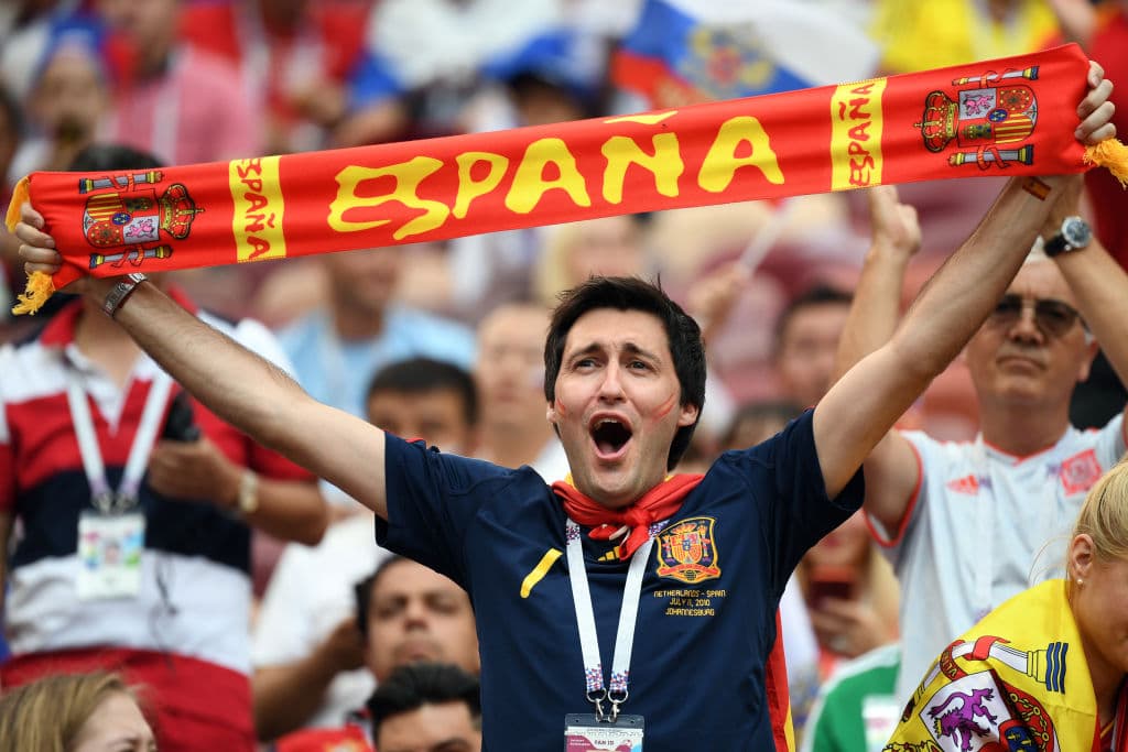 Los fanáticos del duelo entre Rusia y España viven una jornada especial en Moscú y en el estadio de Luzhniki en medio del partido de octavos de final del Mundial de Rusia 2018.