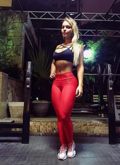 La espectacular Mis Bumbum 2014 es gran seguidora de la selección de su país y desea que su equipo derrote a Uruguay en las eliminatorias. Así que Brasil saldrá inspirado por el apoyo de Inadianara