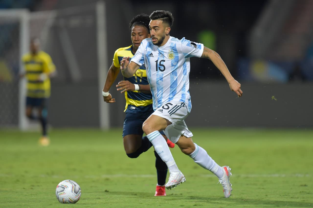 Cuatro minutos después del intento de Valencia, Nico González se quedó muy cerca de marcar en propia puerta y regalar el empate.