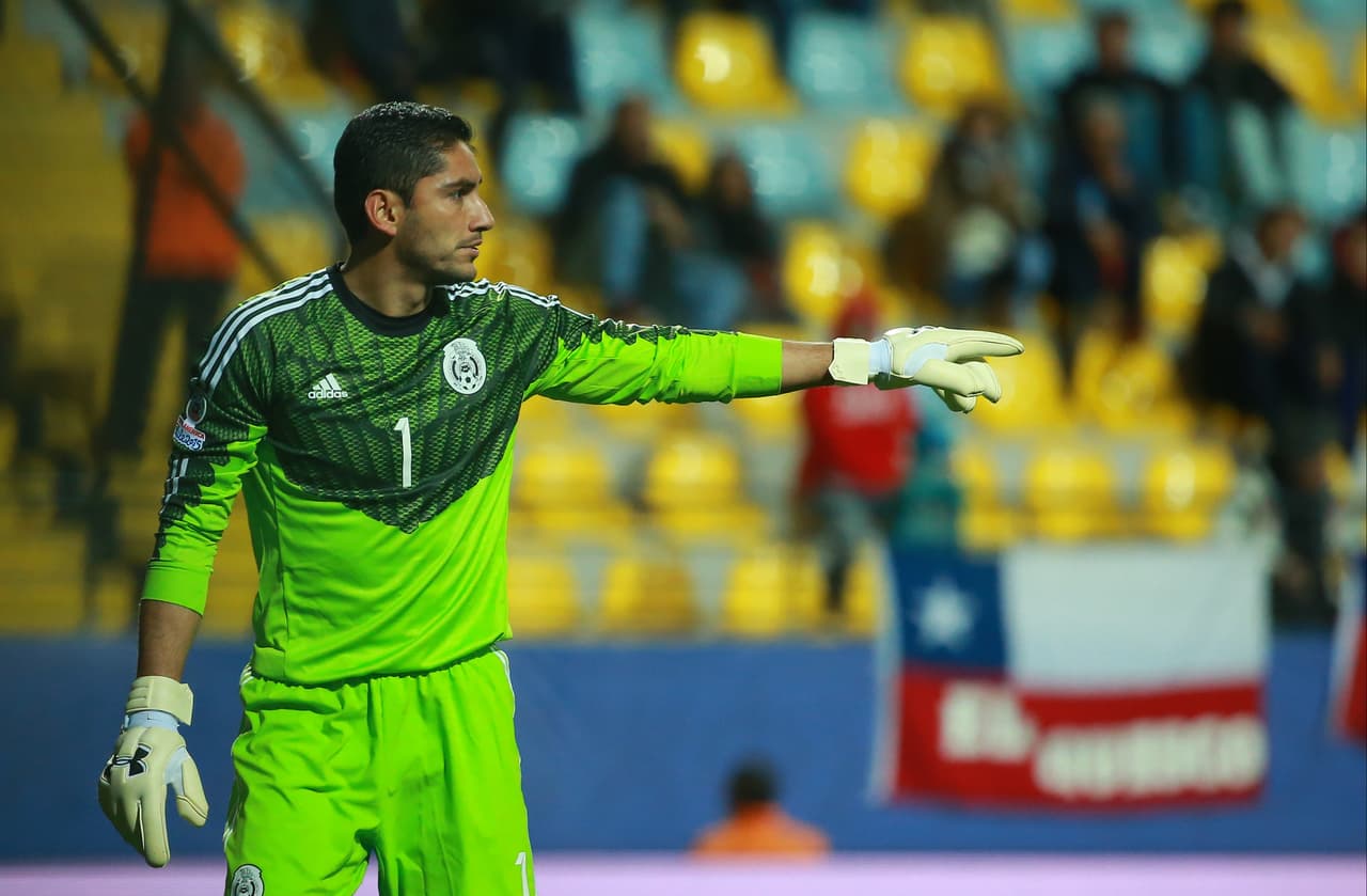 Otro punto que hace falta mejorar es la voz del líder en zona baja, en este caso el portero debe de mover a sus defensores o advertirles de sus fallas mientras va corriendo el partido para mejorar con el paso de los minutos.