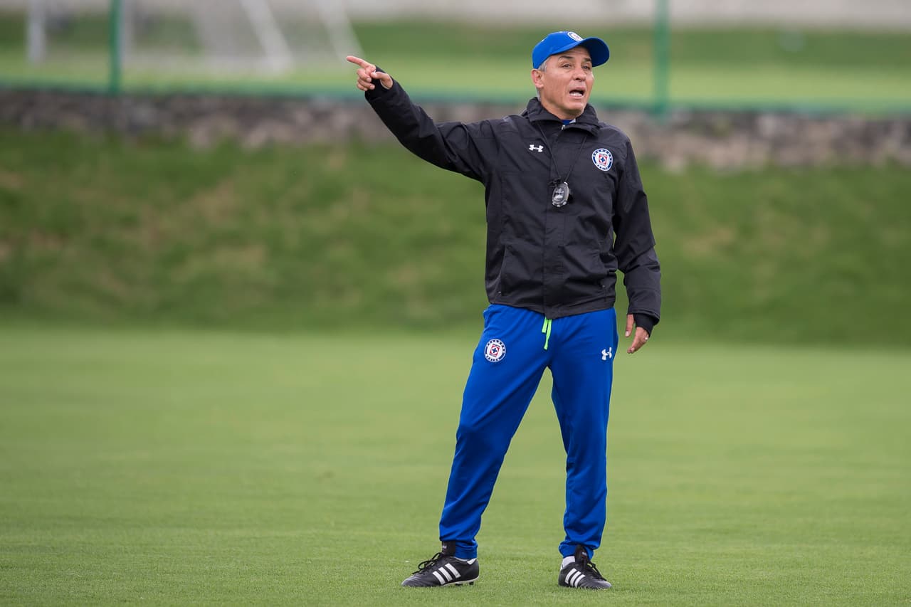 El estratega señaló que ya buscan otro refuerzo